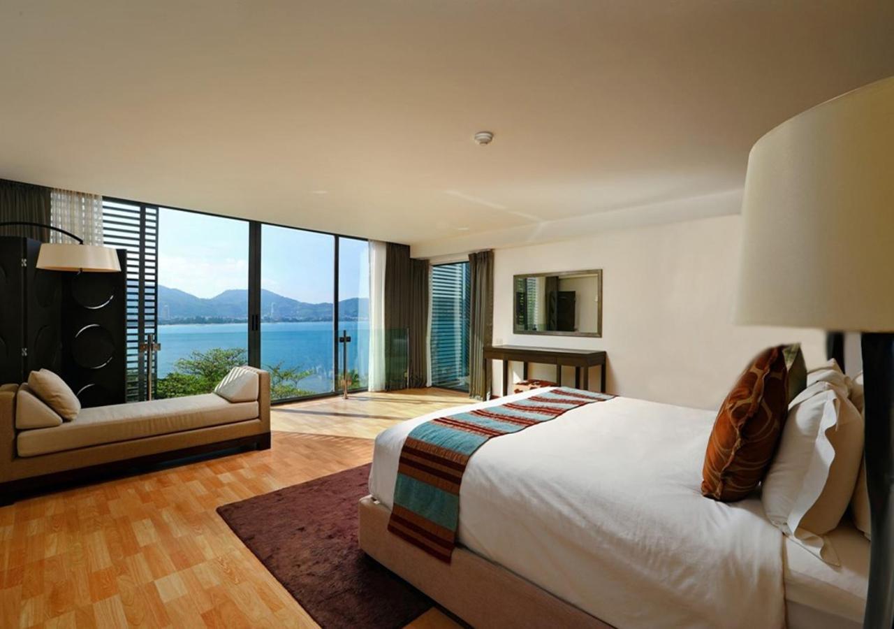 Indochine Resort And Villas - Sha Extra Plus Patong Exterior foto A bedroom at the hotel