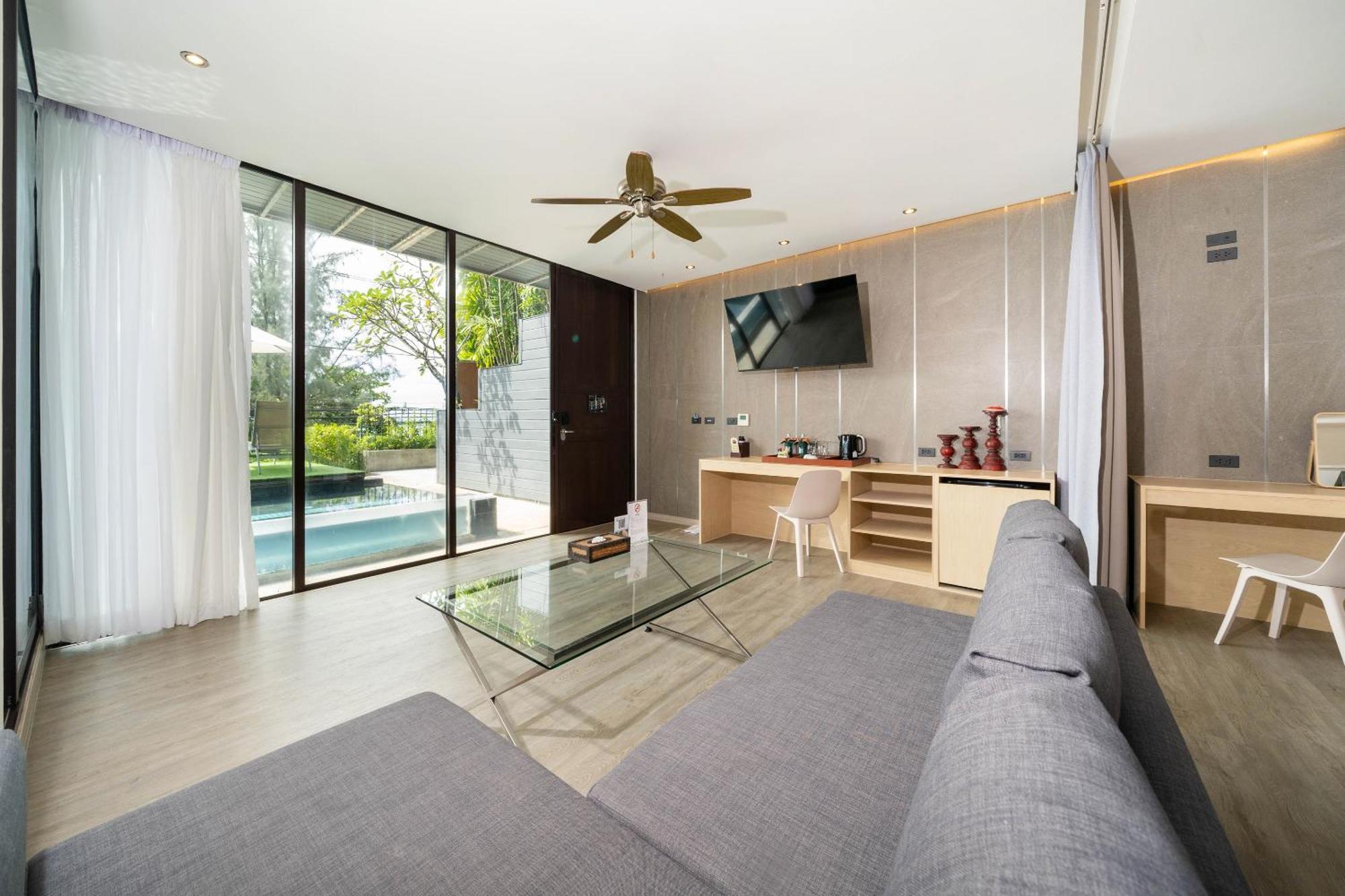 Indochine Resort And Villas - Sha Extra Plus Patong Exterior foto A room at the hotel