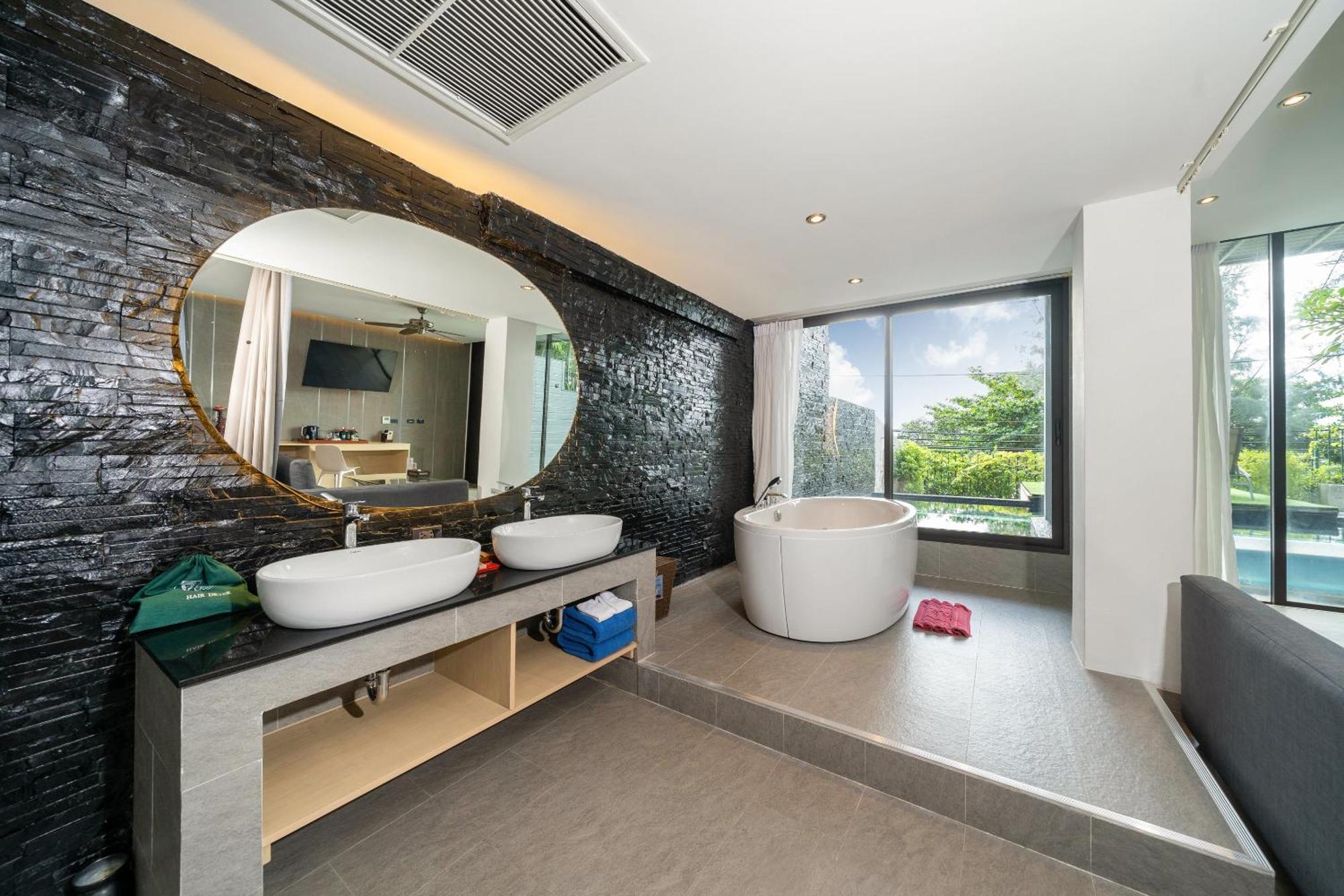Indochine Resort And Villas - Sha Extra Plus Patong Exterior foto Bathroom