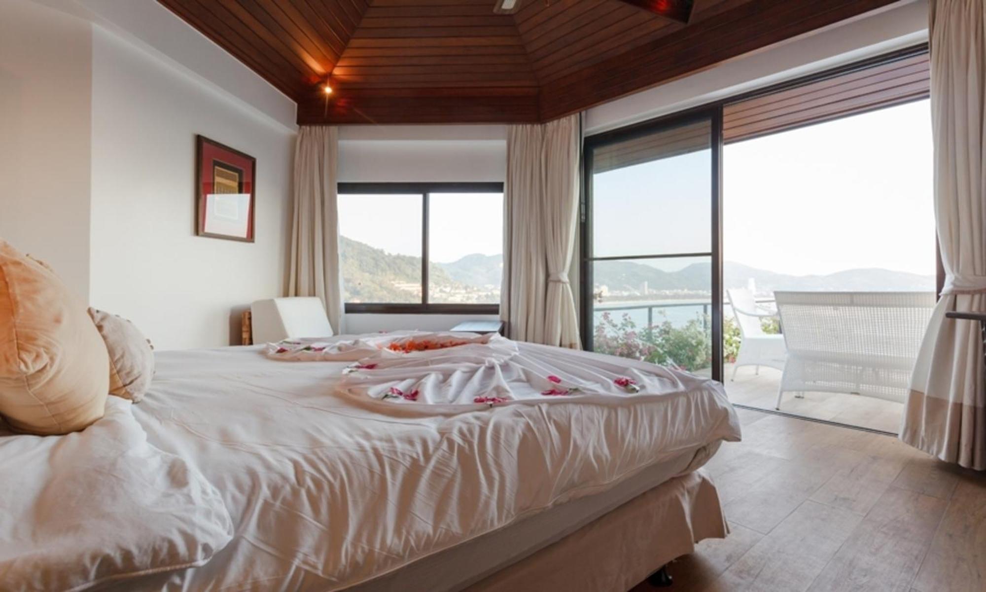 Indochine Resort And Villas - Sha Extra Plus Patong Exterior foto A bedroom at the resort